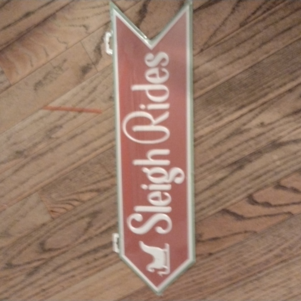 Metal Christmas decor sign arrow that says sleigh rides approximately 2 ft n.w.t